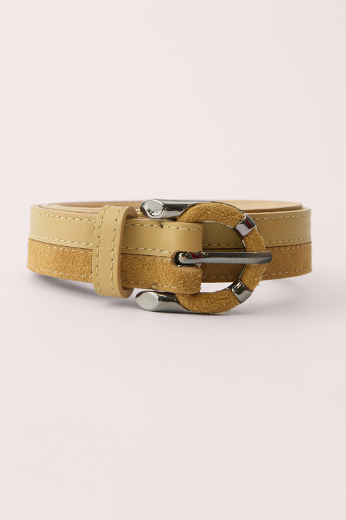 Descubra o Cinto Couro Batham que oferece um toque de sofisticação e conforto para qualquer look. Acesse!
