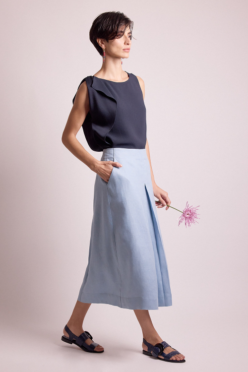 Descubra a Saia Linho Aloe que oferece um toque de sofisticação e conforto para qualquer look. Acesse!